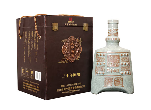 东莞咸亨酒店太雕黄酒回收太雕三十年陈酿绍兴黄酒1.5kg礼盒装